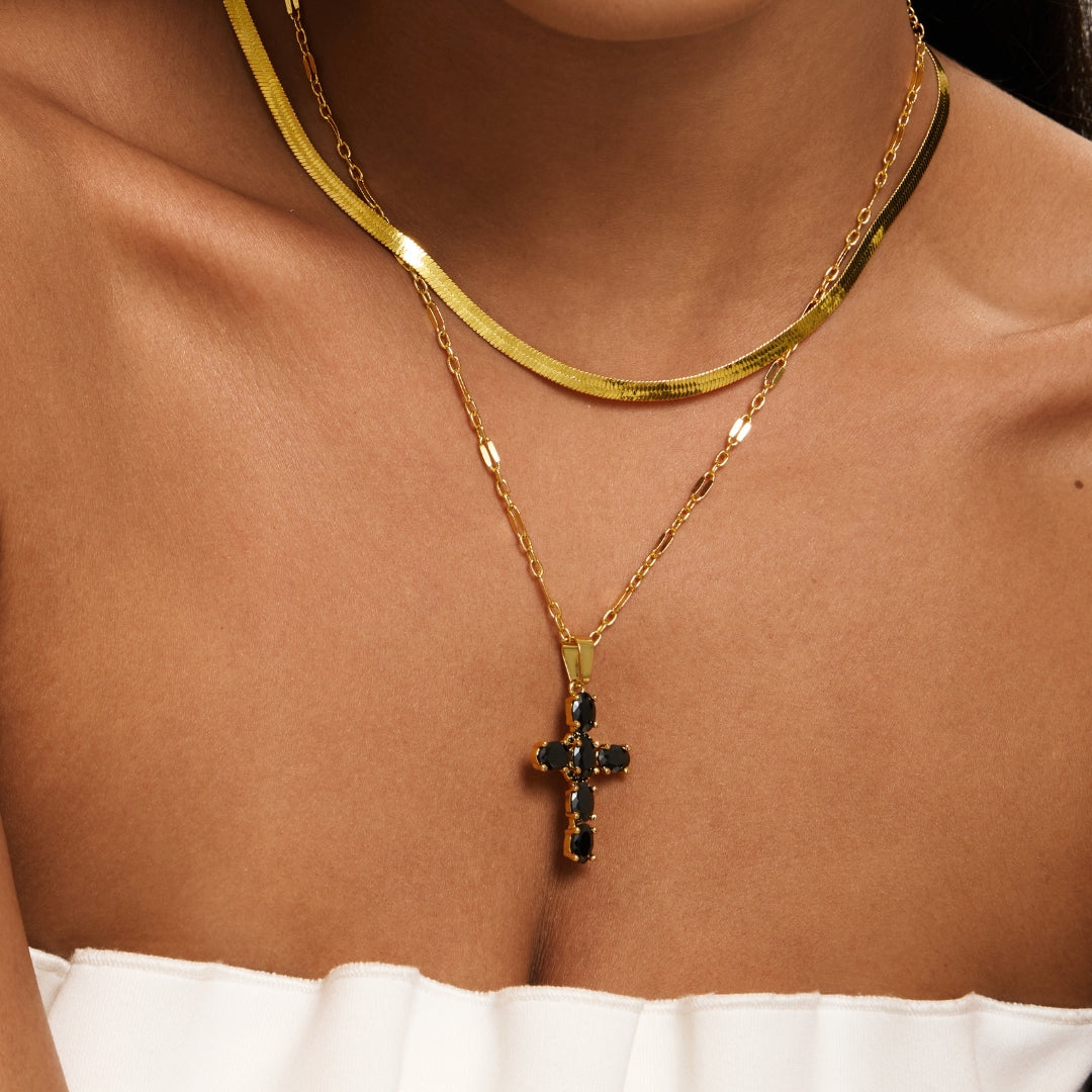NOIRA | CROSS NECKLACE