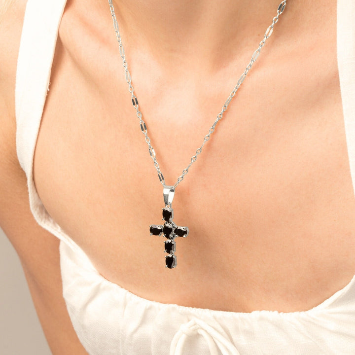 NOIRA | CROSS NECKLACE