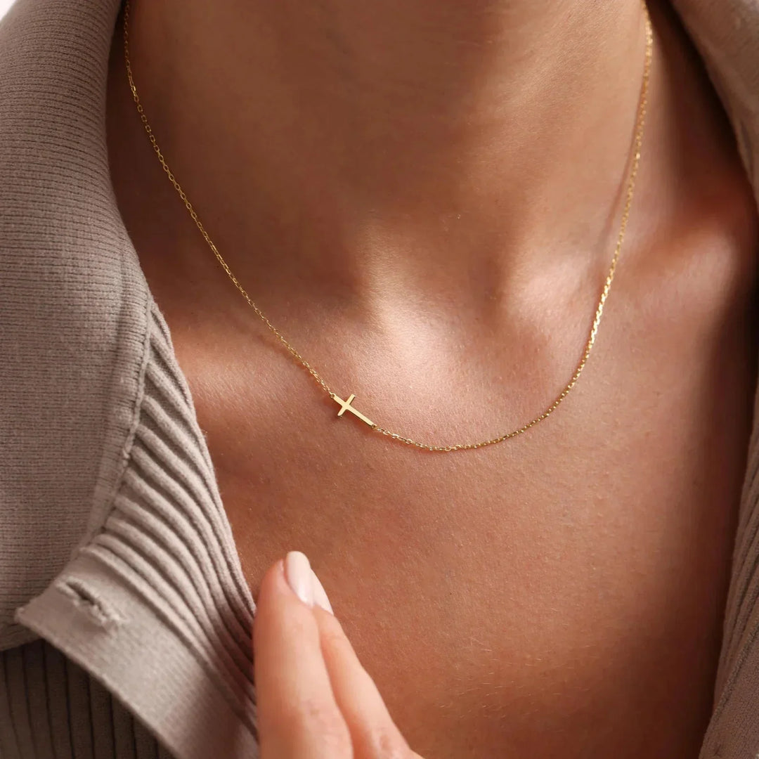 ELENA | SIDE CROSS PENDANT NECKLACE